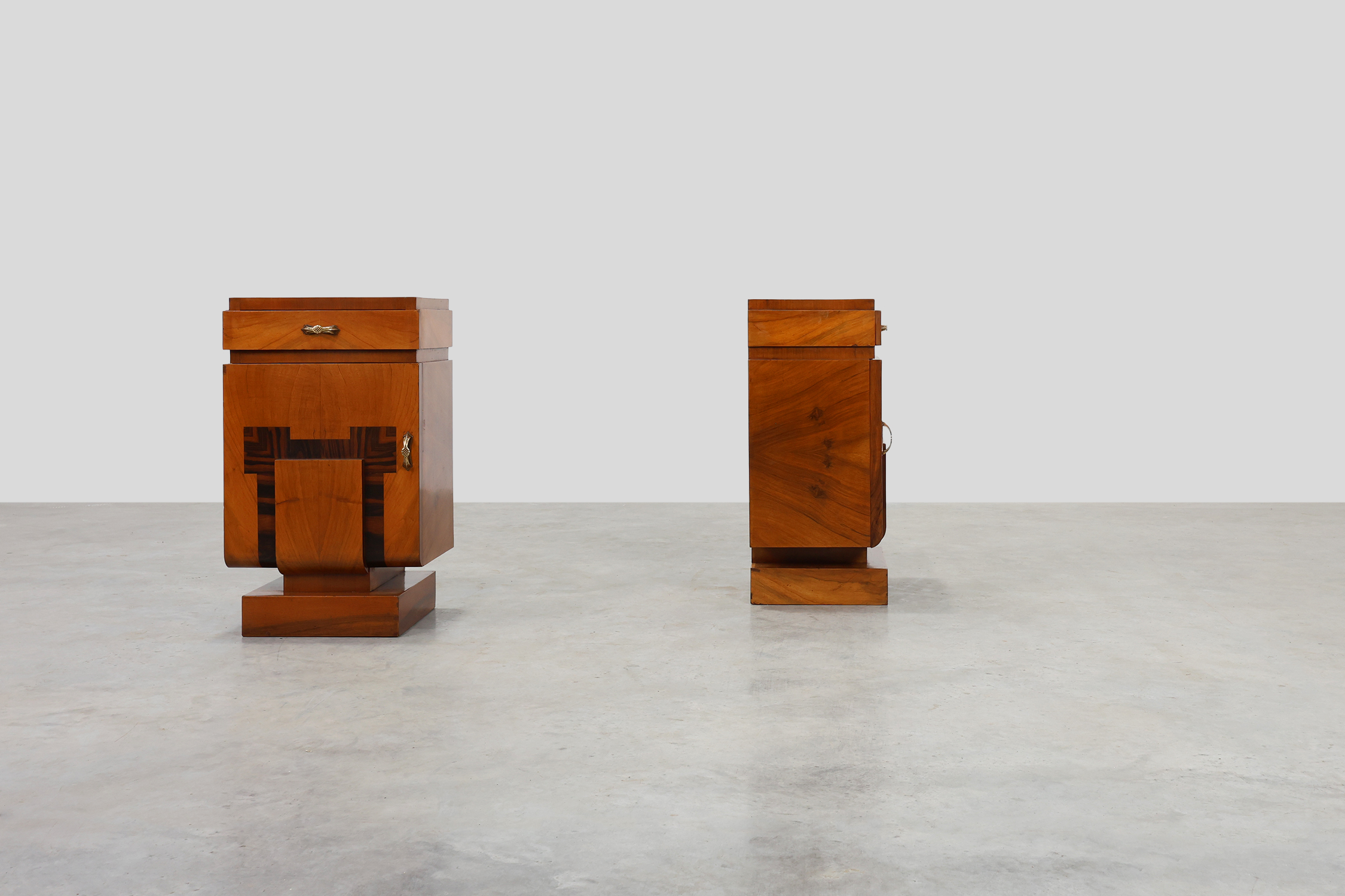 Set of Two Geometric Art Deco Wooden Nightstands, Italy 1920sthumbnail